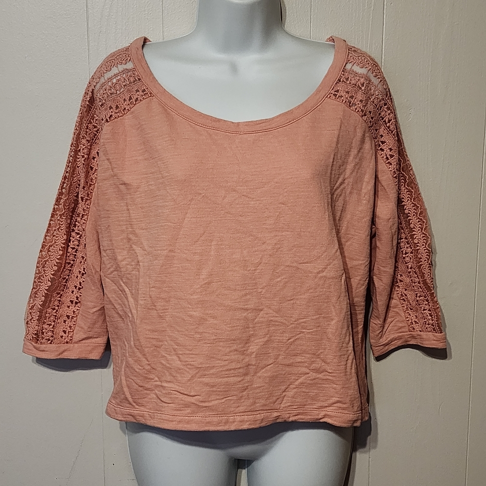 American Eagle Cropped Pink Sweatshirt Medium Lace‎ 3/4 Sleeve Casual A892